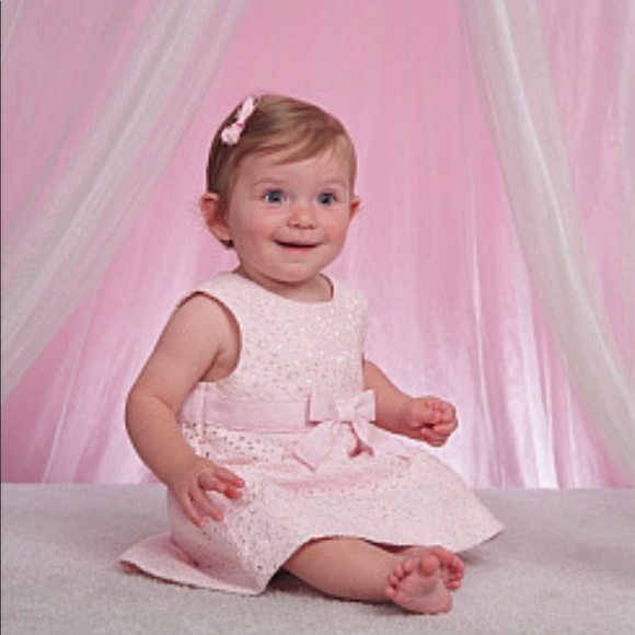 Pink Eyelet Dress Gymboree. Size 6-12 months - Picture 4 of 8